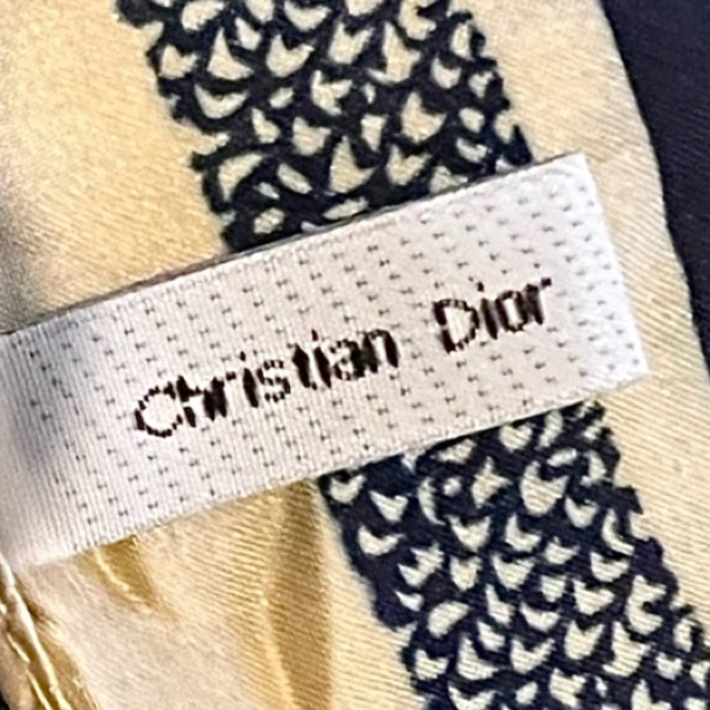 Dior Black and White Scarf - Picture 3 of 5